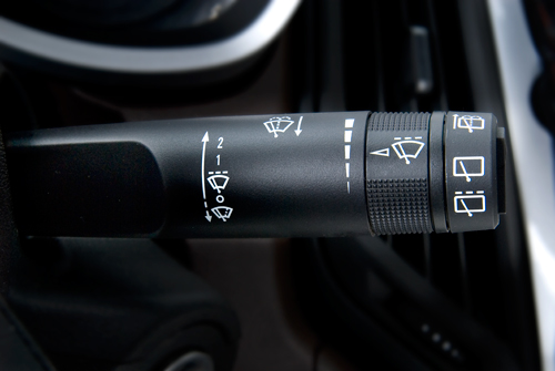 ¿Cuando el interruptor selector del limpia parabrisas se encuentra en lo indica?