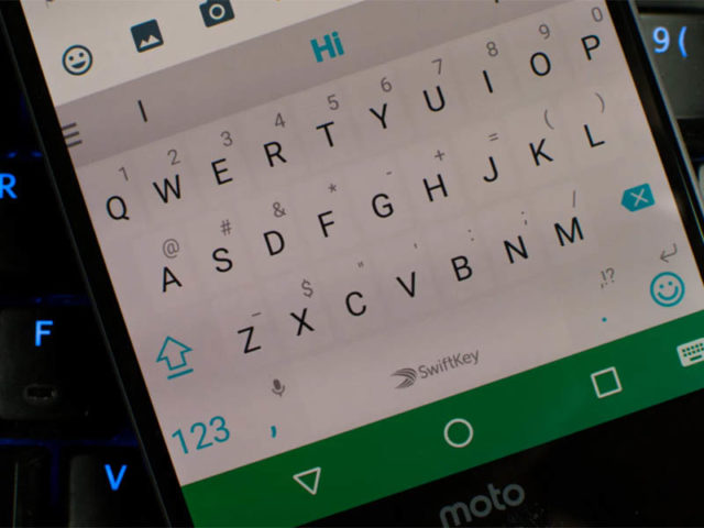 ¿Cómo se cambia el teclado del celular Motorola?