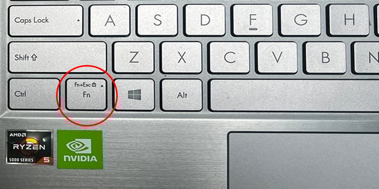 ¿Cómo restablecer el teclado de mi laptop Asus?