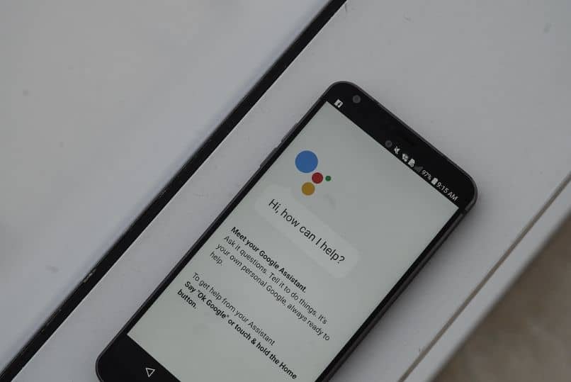 ¿Cómo activar OK Google sin tocar el teléfono?