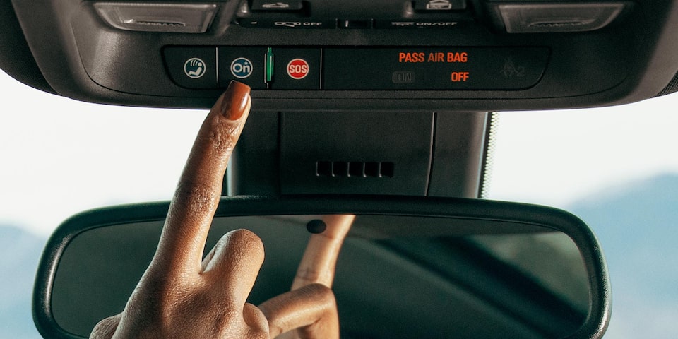 ¿Cómo activar el servicio OnStar?