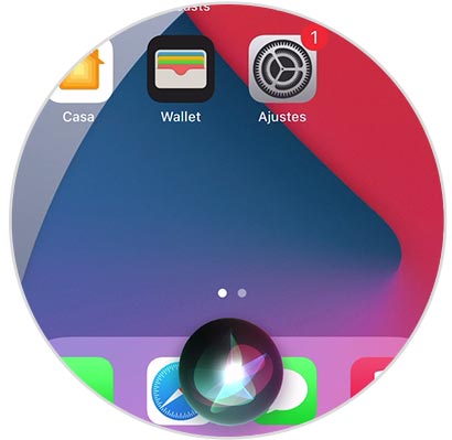 ¿Cómo aparece Siri en iPhone 12?