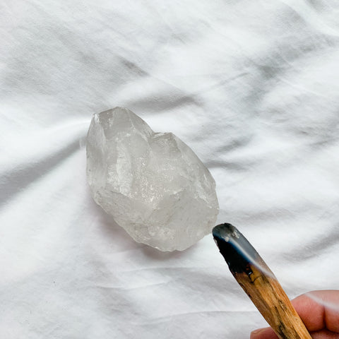 ¿Cómo limpiar y activar el cuarzo blanco?