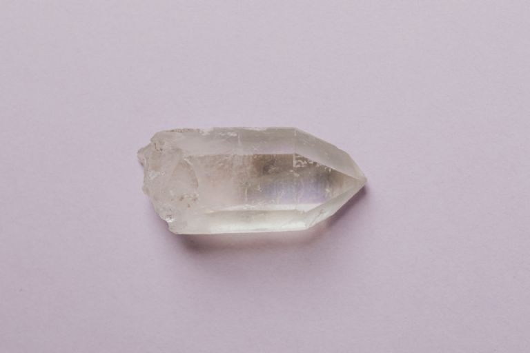 ¿Cómo limpiar un cuarzo blanco transparente?